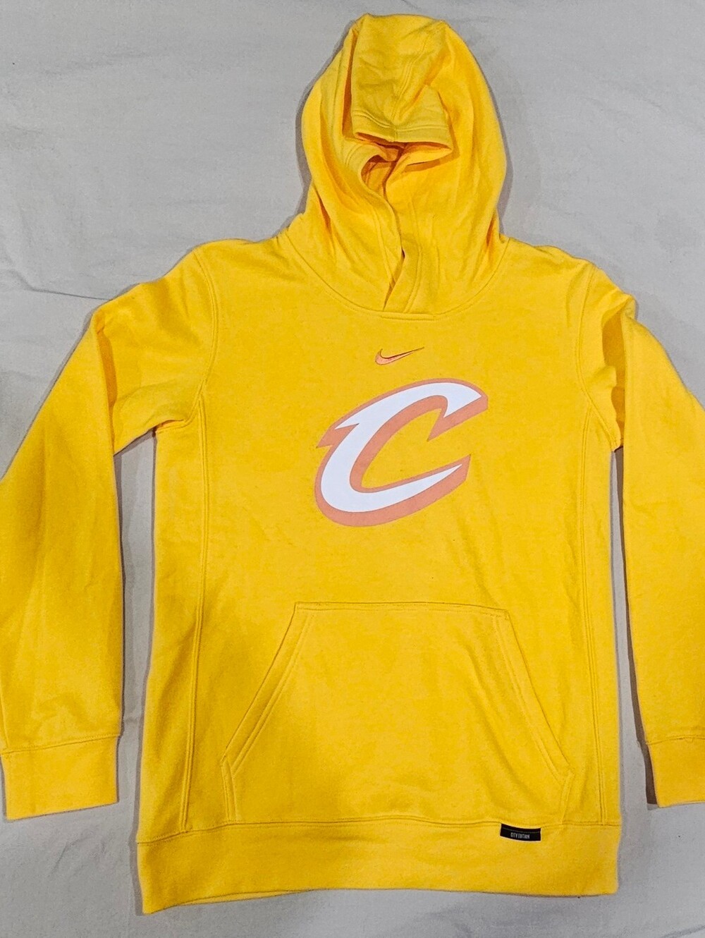 Nike Kids Yellow Cleveland Cavaliers Pullover Hoodie Youth Large
